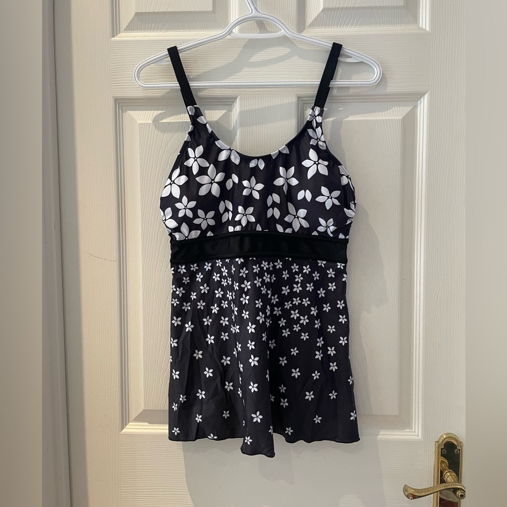Woman’s tankini top